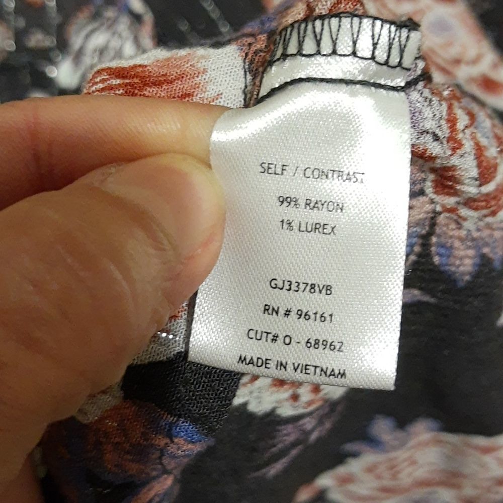 GYPSIES & Moondust Long Sleeve Floral Top Key Hole - Picture 8 of 8